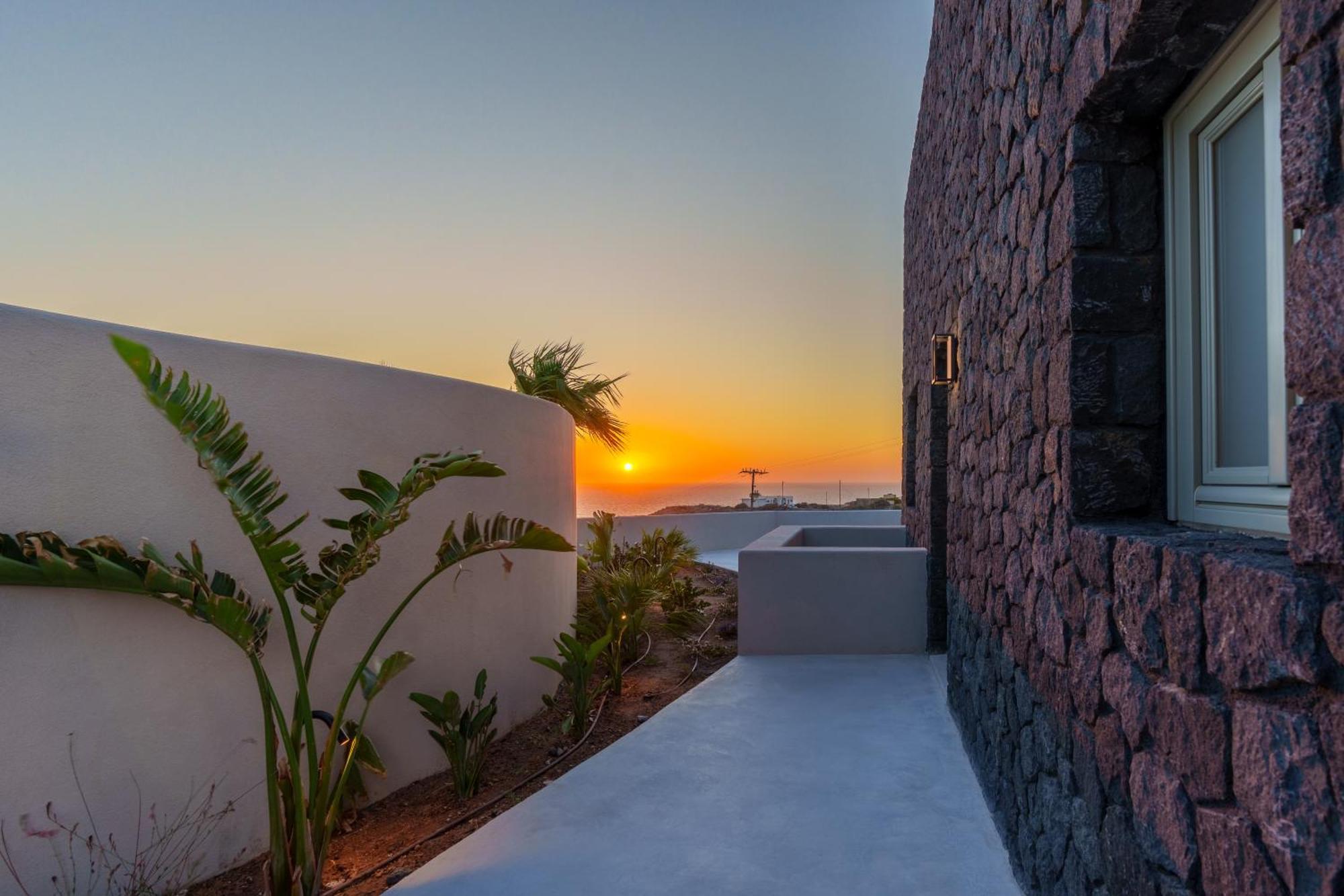 Halo Santorini - Living Experience Villa Karterádosz Kültér fotó